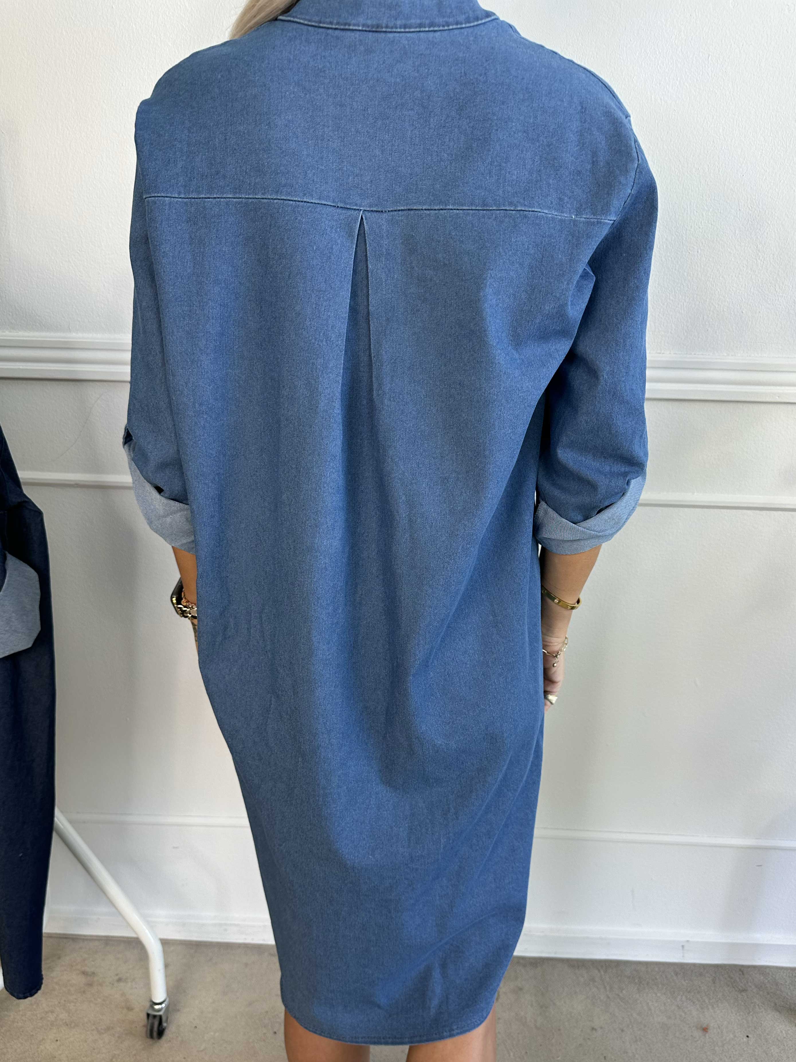 Vanesa Denim Dress - Lätt klänning i bomullstyg